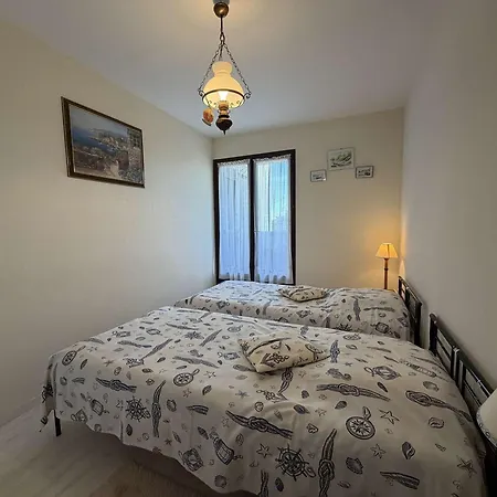 2 Pieces Avec Balcon A 100m De La - - Fr-1-224c-37 * 생 힐레르 드 리에