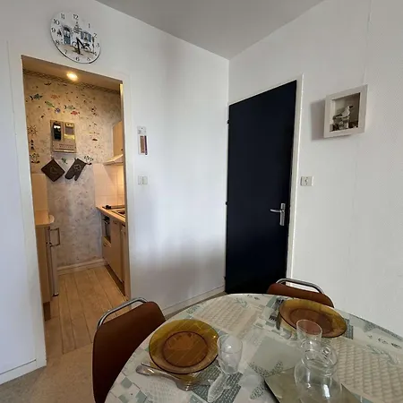 2 Pieces Avec Balcon A 100m De La - - Fr-1-224c-37 *
