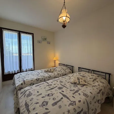 2 Pieces Avec Balcon A 100m De La - - Fr-1-224c-37